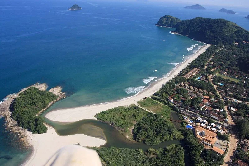 Sertão do Camburi — litoral paulista.